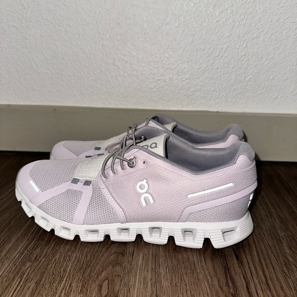 Women’s On Cloud 5 shoes size 10 - Picture 4 of 7